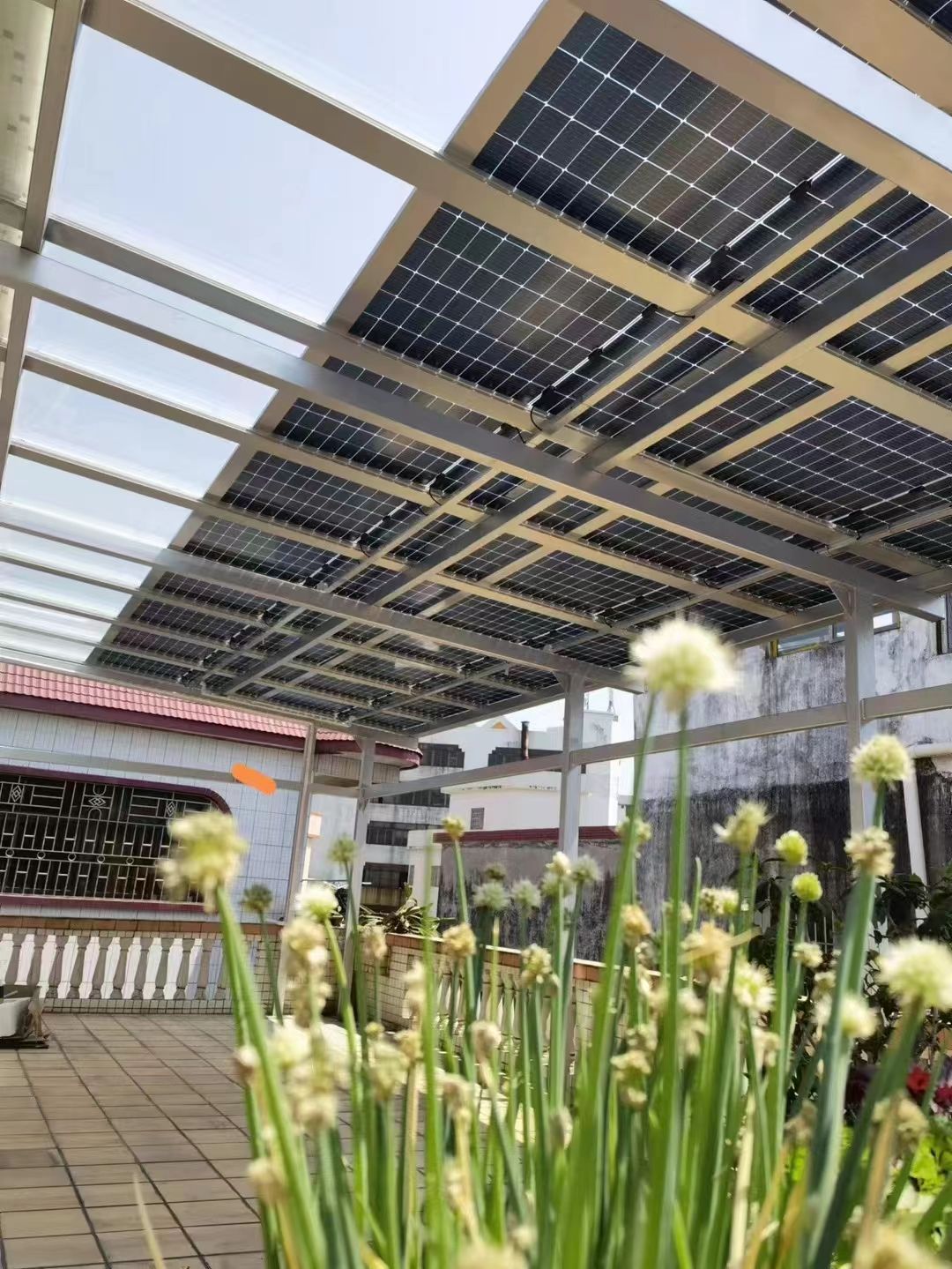 余江别墅家用屋顶太阳能发电系统安装